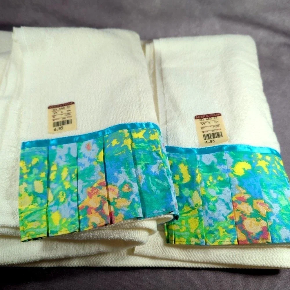 Vintage Saturday Knight Ltd. Monets Garden Floral Rosette Pleated 2-Pc Towel Set